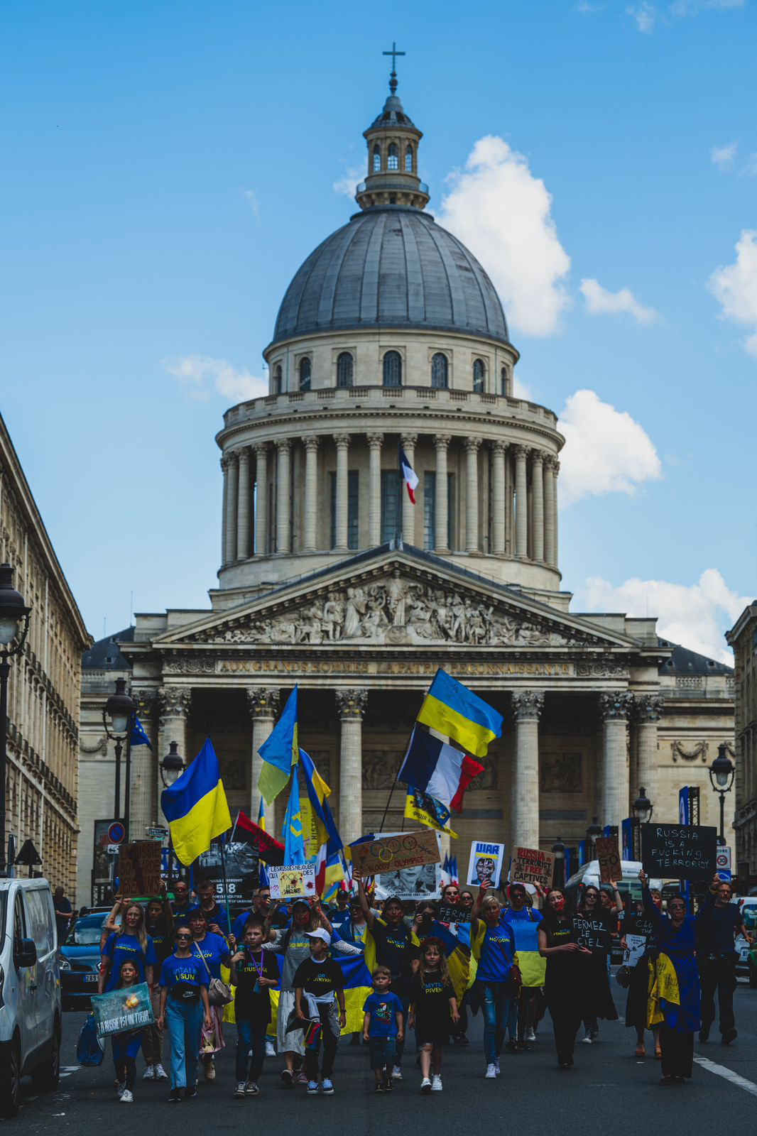 У Парижі пройшов марш пам'яті вбитих українських спортсменів (ФОТО) 9